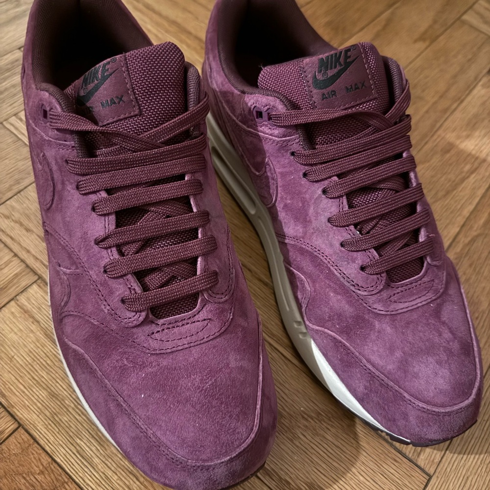 Nike Men's Sneakers - Rich Burgundy